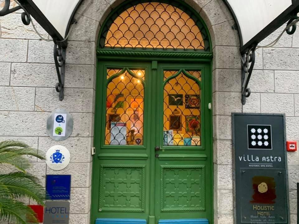 Hotel Villa Astra Lovran Buitenkant foto