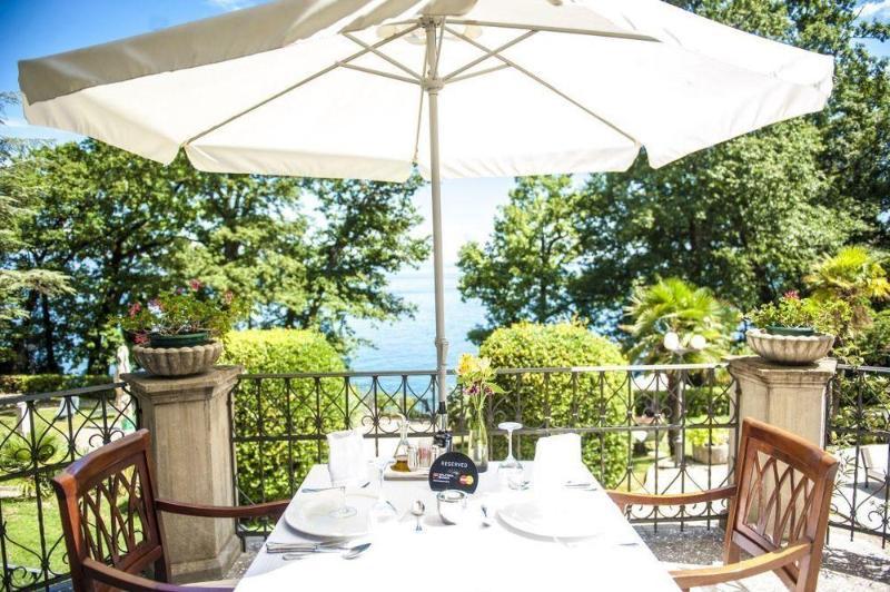 Hotel Villa Astra Lovran Buitenkant foto
