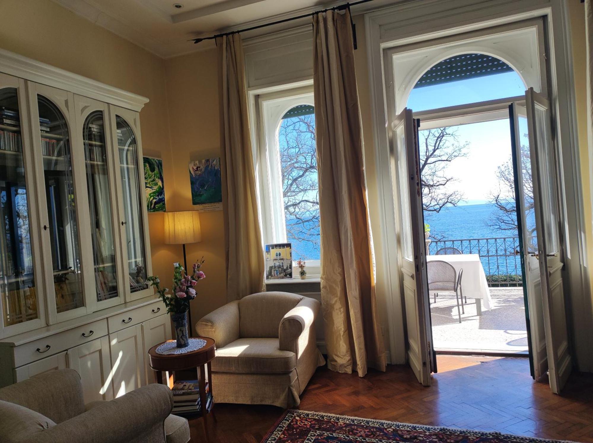 Hotel Villa Astra Lovran Buitenkant foto