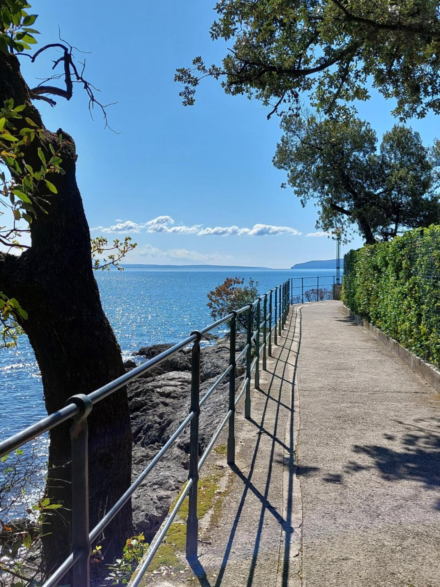 Hotel Villa Astra Lovran Buitenkant foto