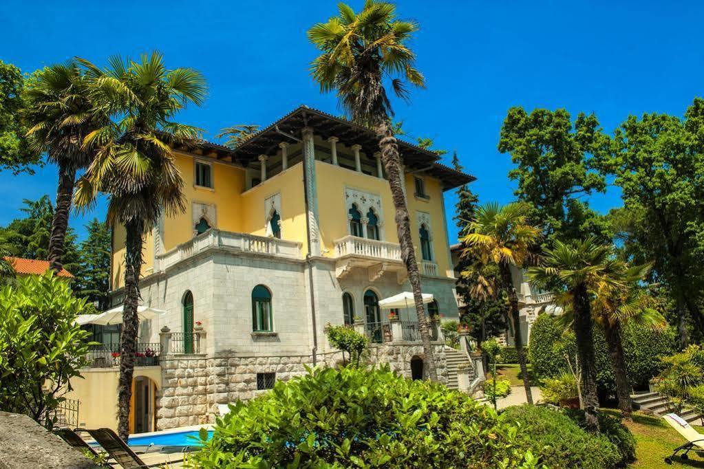 Hotel Villa Astra Lovran Buitenkant foto