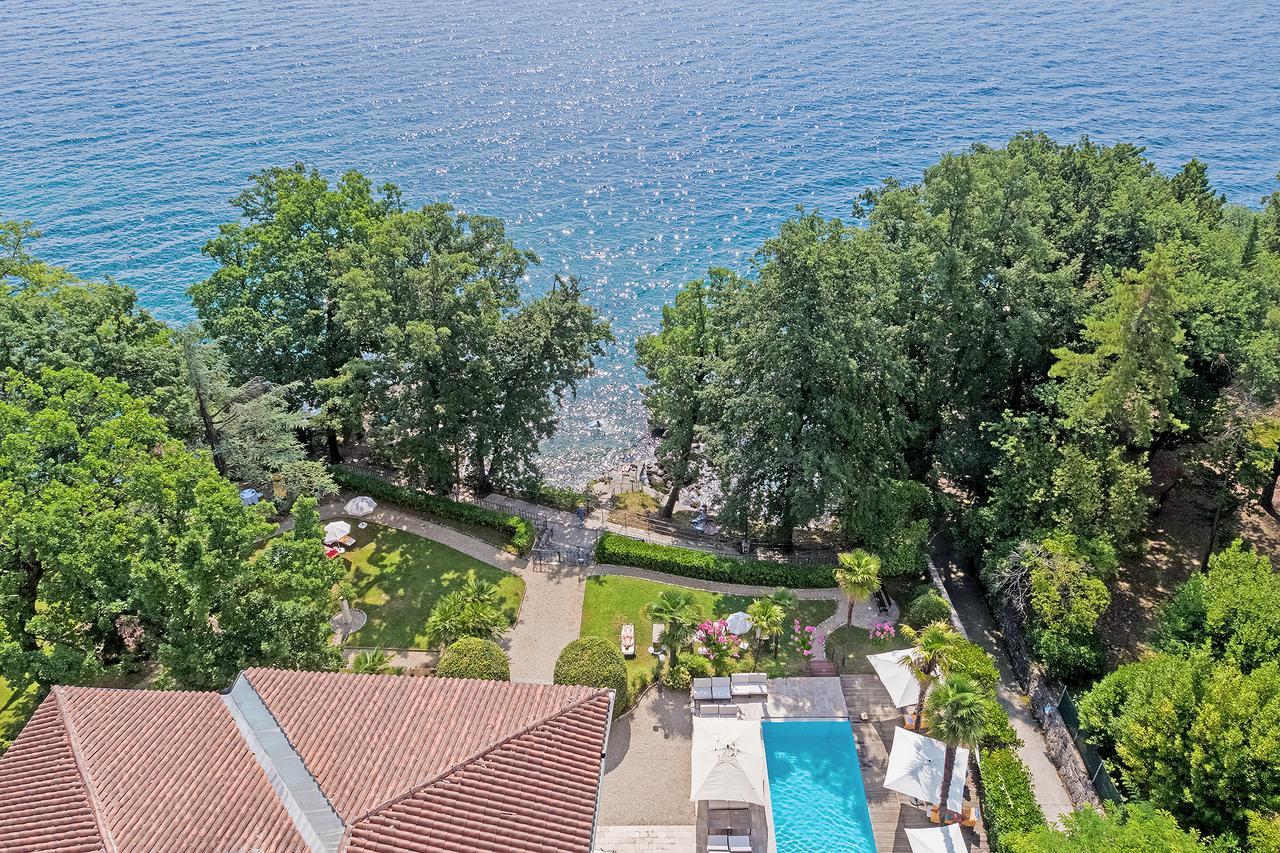 Hotel Villa Astra Lovran Buitenkant foto