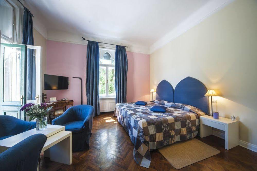 Hotel Villa Astra Lovran Buitenkant foto