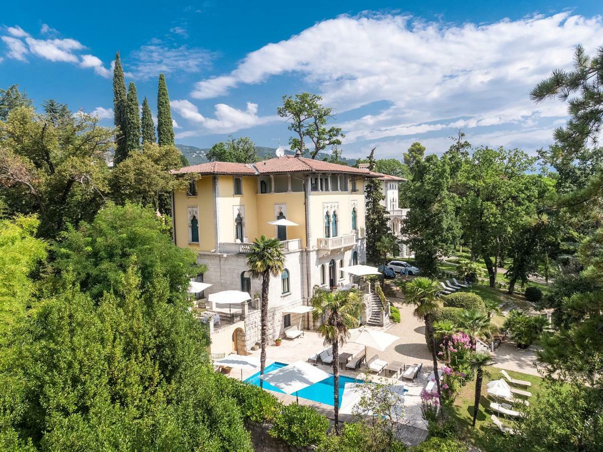 Hotel Villa Astra Lovran Buitenkant foto