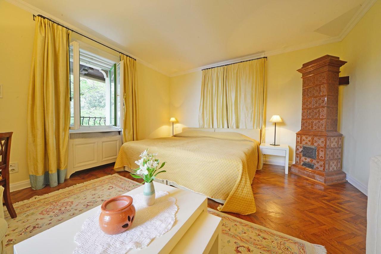 Hotel Villa Astra Lovran Buitenkant foto